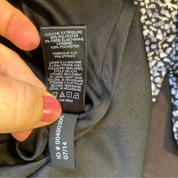 5/$20 Express white/black/gray surplice front zipper stretch mini dress XS - Picture 5 of 8